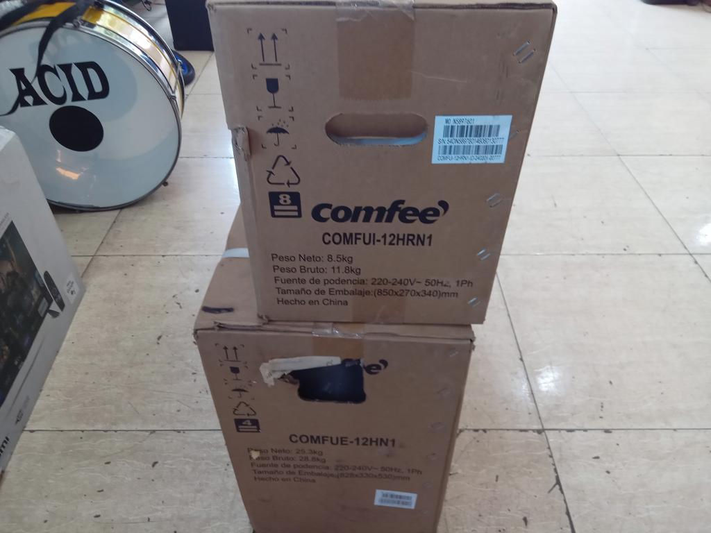 Aire Acondicionado Tipo Split Marca Comfee Potencia Btu 12.000 Con Kit Instalacion Con Control Modelo N5897601 Nuevo Sin Uso Con Caja Acc No Tiene