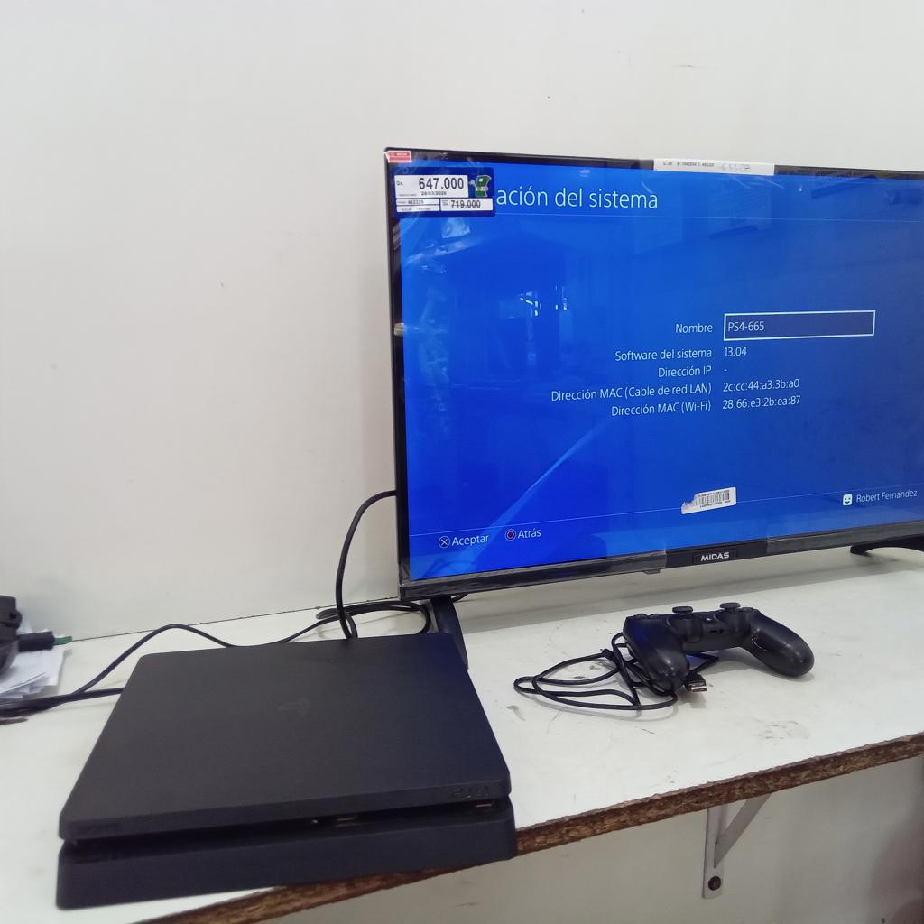 Juego Electronico Ps4 Marca Sony Modelo Cuh-2215b Disco Duro 1.000 Gb Con Control Sin Caja Usado En Buen Estado Acc Un Control Y Cable Corriente Y Cable Cargador