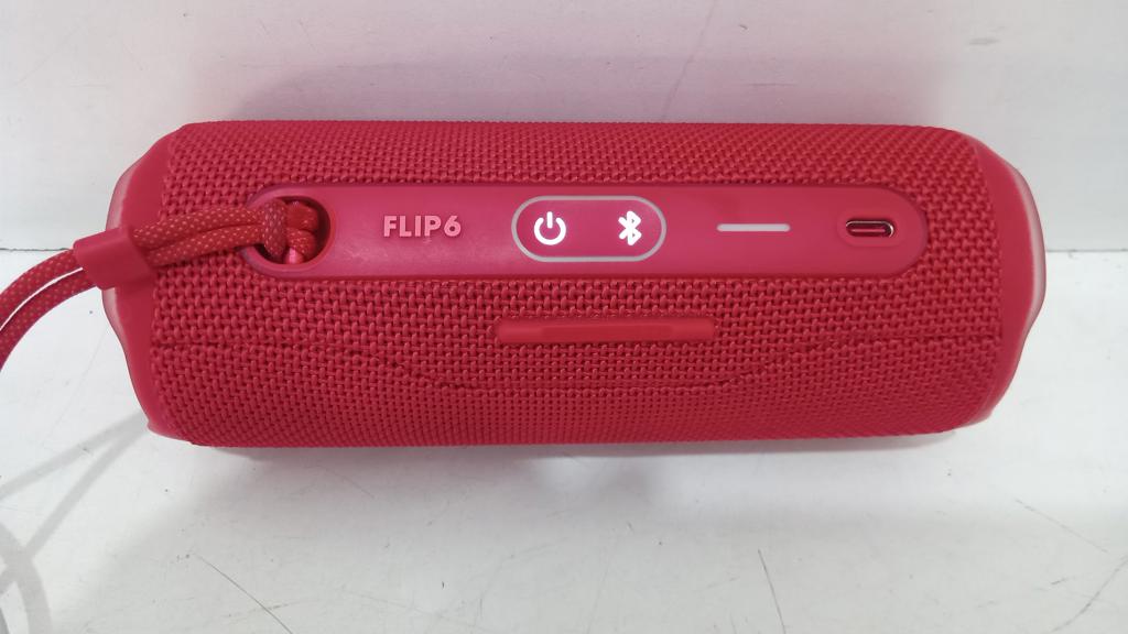 Speaker Potencia Watts No Tiene Marca Jbl Sin Control Modelo Flip 6 Sin Caja Acc Coon Colgante Con Cargador