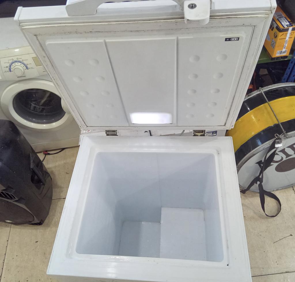 Congeladora / Frezzer Marca Jam Litros 129 Modelo Jams-12c Usado En Buen Estado Acc Luz Por La Puerta