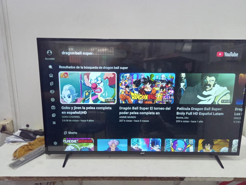 Televisor Led Smart De 43 '' Marca Jam Modelo Ultraslim-43g2s Con Control Usado En Buen Estado Acc Con Patitas Con Control