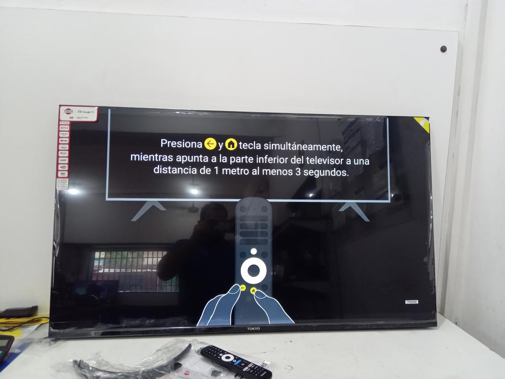 Televisor Led Smart De 50 '' Marca Tokyo Modelo Tvtikuf50 Con Control Nuevo Sin Uso Acc Con Control Con Patitas Con Cable Cte Con Manual En Caja