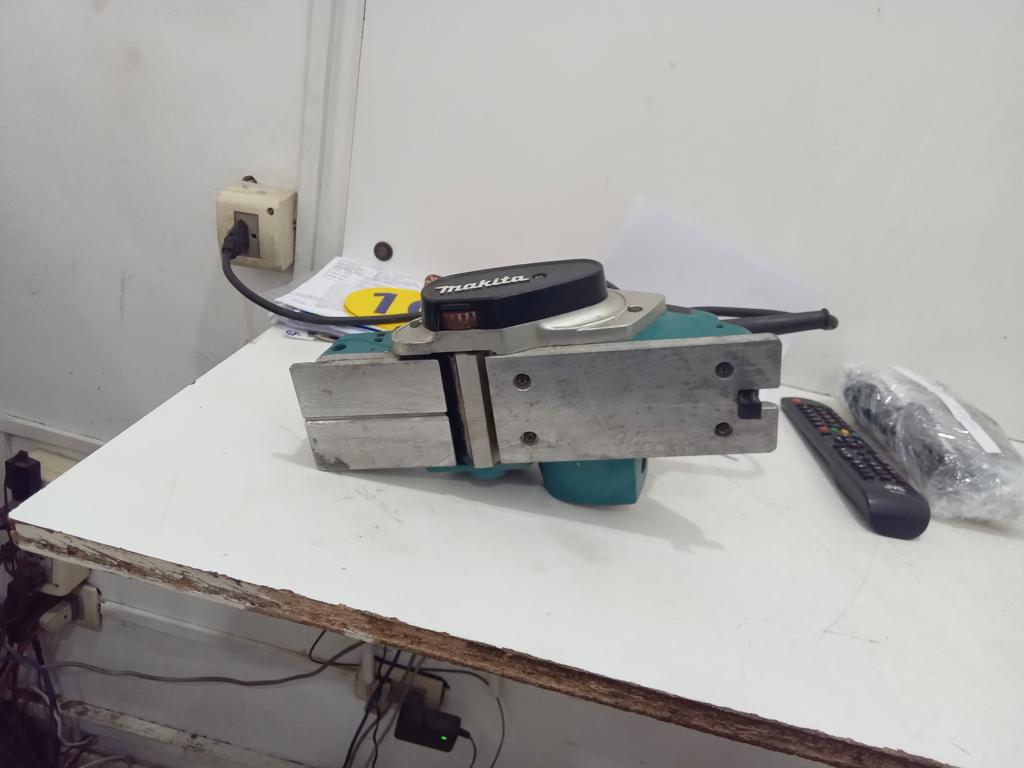 Cepilladora De Madera Marca Makita Modelo Kp0800 Usado En Buen Estado Acc No Tiene