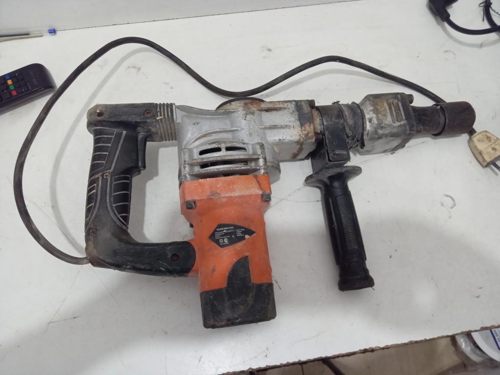 Taladro Marca Nebraska Modelo Nemenn 1200 Usado Con Desgaste Acc No Tiene
