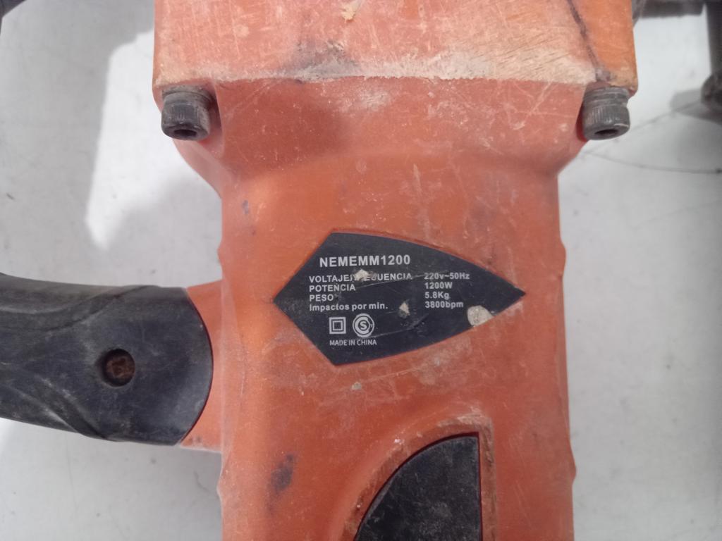 Foto 3 de Taladro Marca Nebraska Modelo Nemenn 1200 Usado Con Desgaste Acc No Tiene
