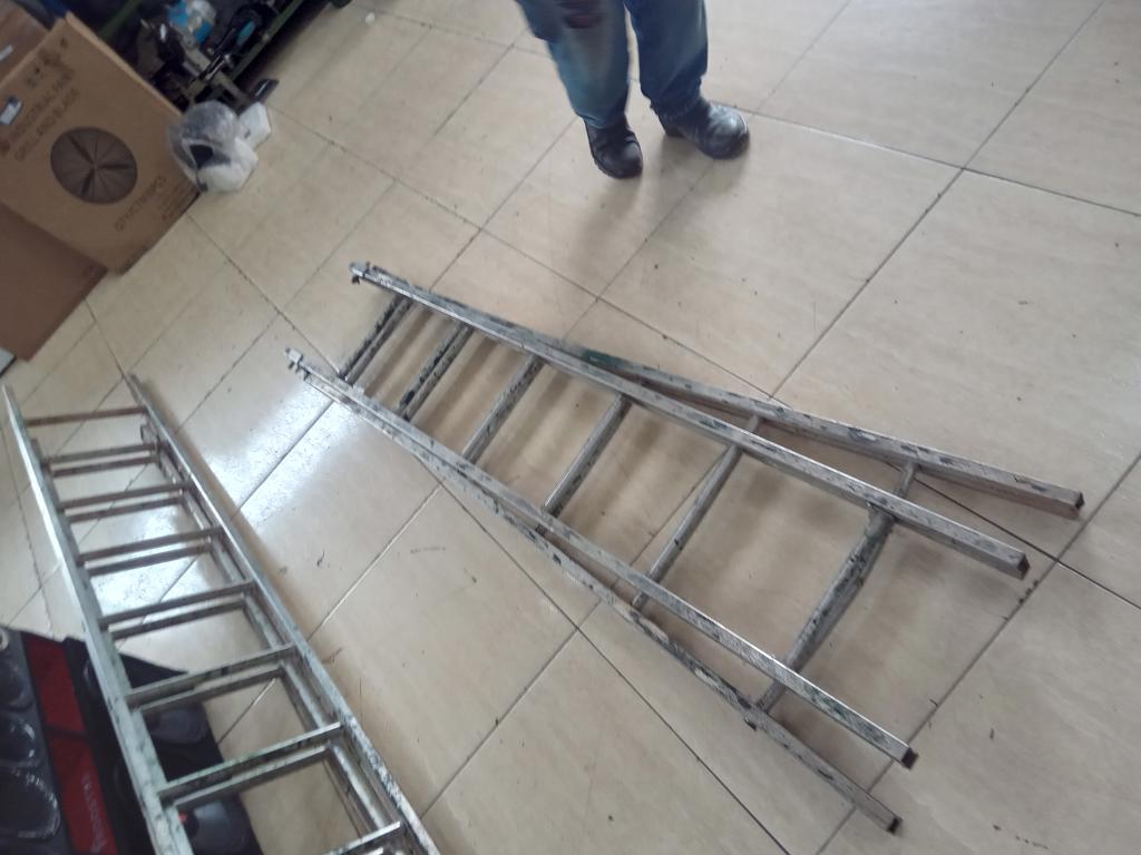 Foto 2 de Escalera Marca No Tiene Altura 3 M Cap 150 Kg. Usado En Buen Estado Acc No Tiene