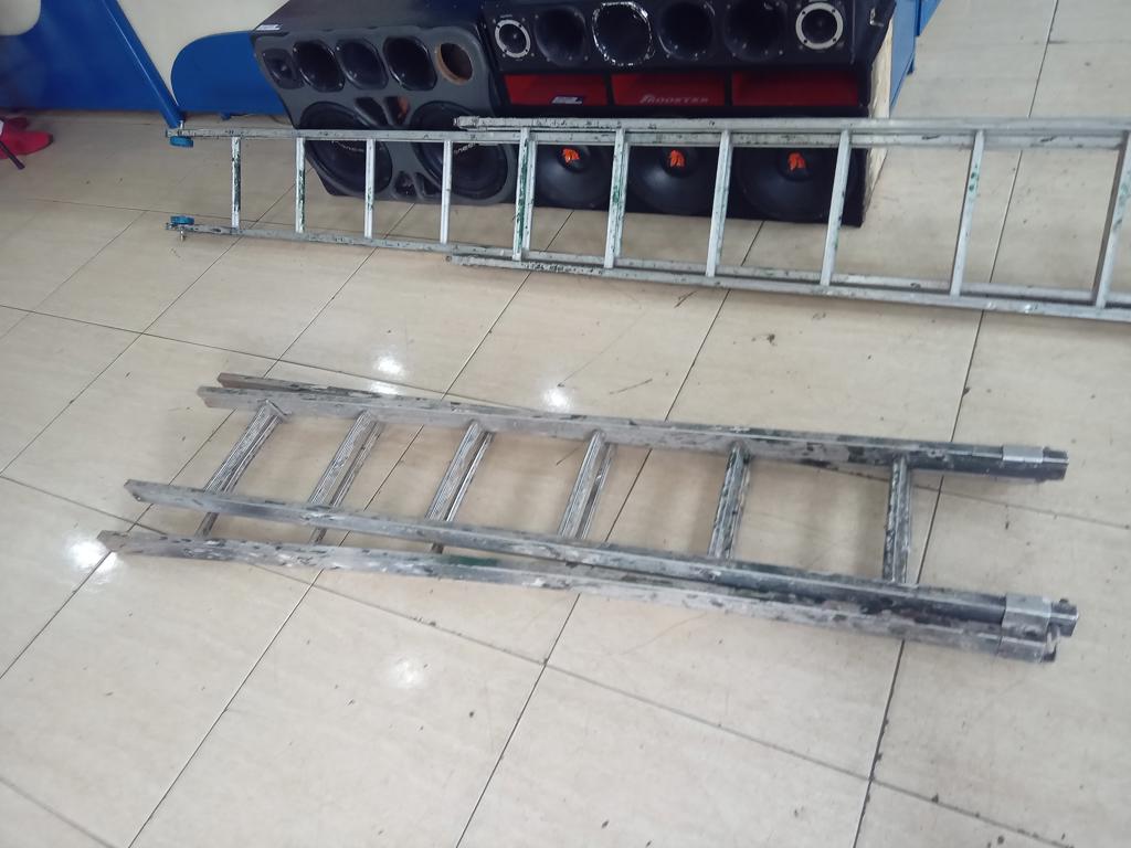 Foto 3 de Escalera Marca No Tiene Altura 3 M Cap 150 Kg. Usado En Buen Estado Acc No Tiene