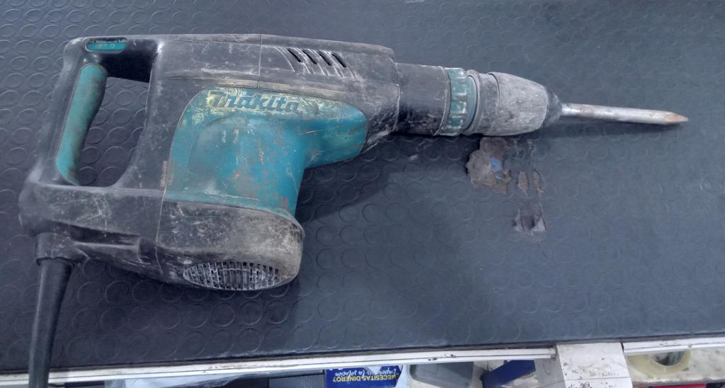Rotomartillo Marca Makita Modelo Hm1203c Usado Con Desgaste Con No Tiene Acc 1 Mecha