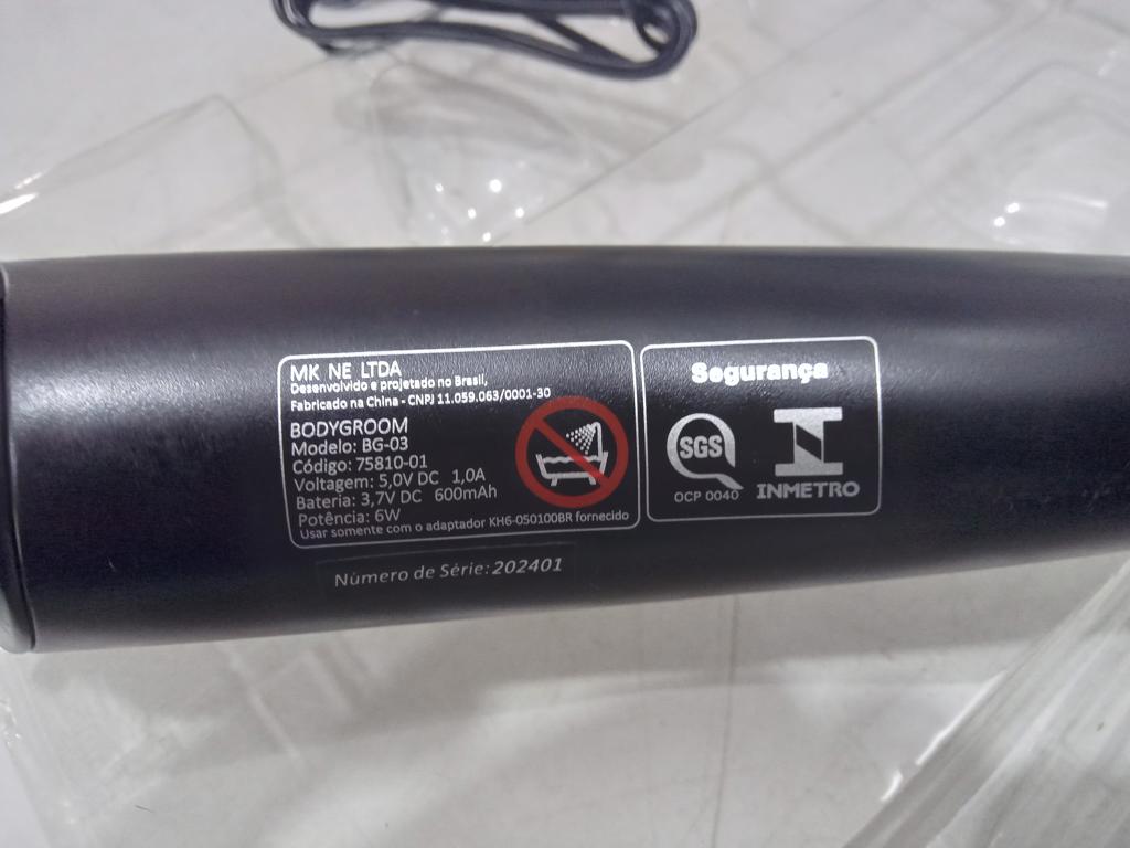 Foto 2 de Maquina De Cortar Cabello Marca Mondial Modelo Bg-03 Acc Con 7 Niveles De CorteLubricanteCepilloBase De MaquinaCargador
