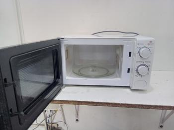 Microondas Marca Tokyo Modelo Edmtok20lo-N Usado En Buen Estado Acc Plato De Vidrio