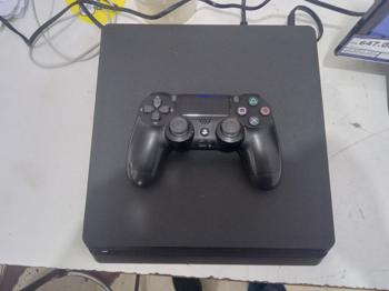 Juego Electronico Ps4 Marca Sony Modelo Cuh-2215b Disco Duro 1.000 Gb Con Control Sin Caja Usado En Buen Estado Acc Con Un Control Cable Cte Cable Hdmi
