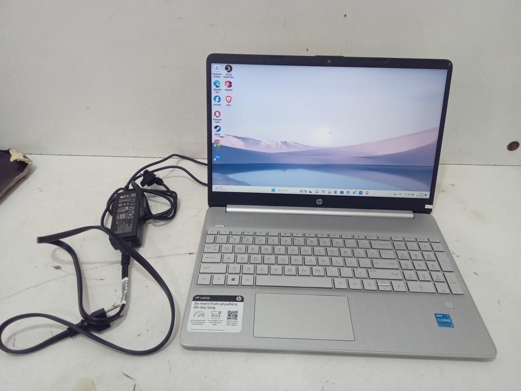 Notebook Marca Hp Modelo 15-Dy5131wm Procesador Intel Core I3-1215u Memoria Ram 8 Gb Disco Duro 237 Gb Generacion 12 Acc Con Cargador