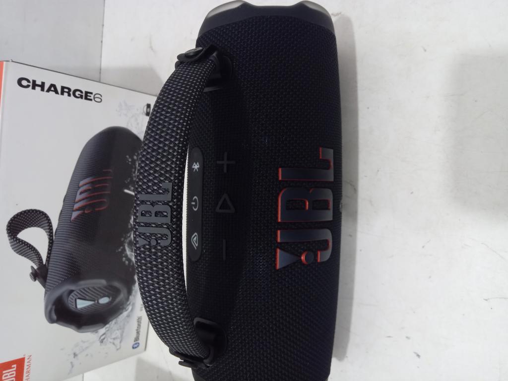 Speaker Potencia Watts No Tiene Marca Jbl Sin Control Modelo Charge 6 Usado En Buen Estado Con Caja Acc Con Colgante