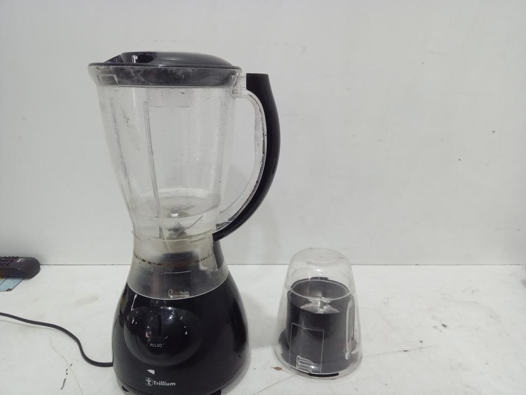 Licuadora Marca Trillium Modelo Tx-B208 Velocidades Usado En Buen Estado Acc Con Jarra De Plástico Y Procesador