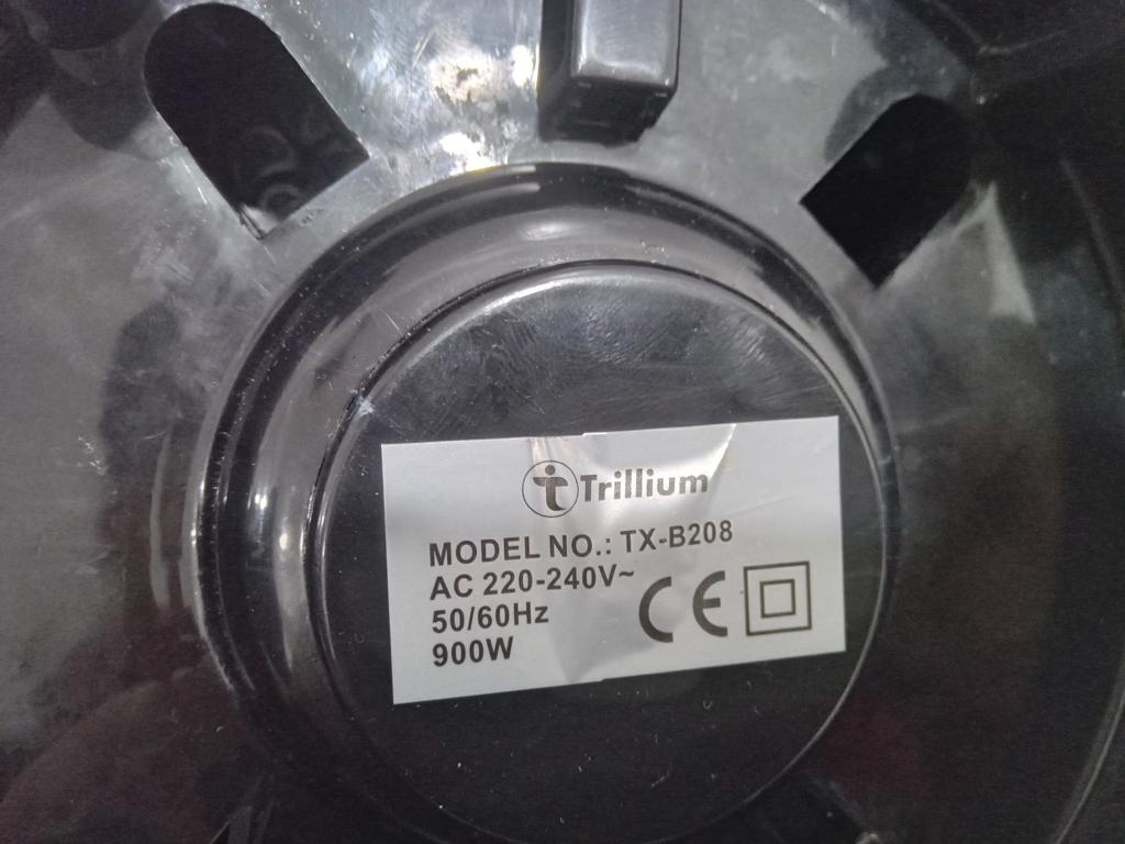 Foto 3 de Licuadora Marca Trillium Modelo Tx-B208 Velocidades Usado En Buen Estado Acc Con Jarra De Plástico Y Procesador