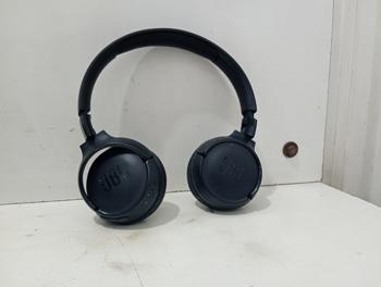 Auricular Marca Jbl Modelo Tune Usado Con Desgaste Con No Tiene Acc Boton De PowerBoton De VolumenAlmoadillas