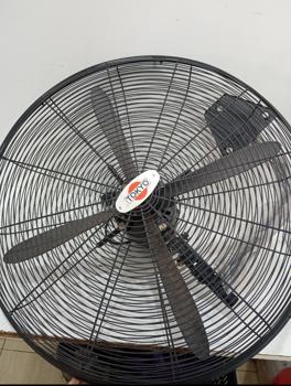 Ventilador 3 Velocidades Marca Tokyo Modelo Vtokpai26-D Usado En Buen Estado Acc C/ Soporte De Pared