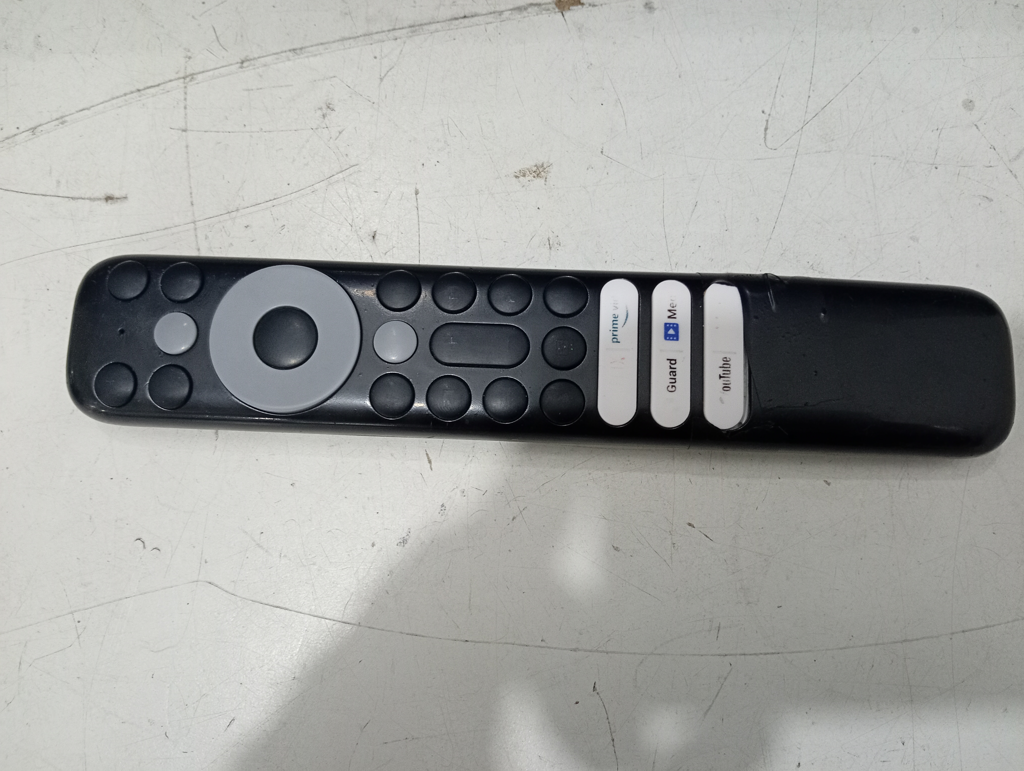 Foto 2 de Televisor Led Smart De 32 '' Marca Tcl Modelo 32s5400af Con Control Usado En Buen Estado Acc Con Patitas Con Control
