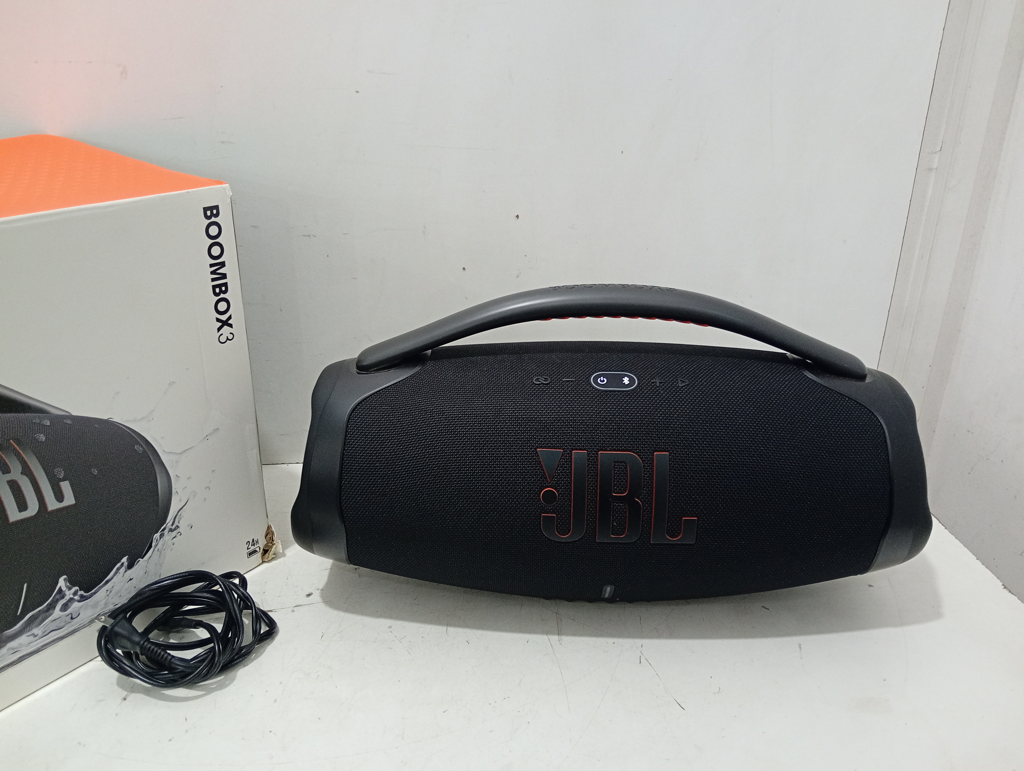 Speaker Potencia Watts No Tiene Marca Jbl Sin Control Modelo Boombox 3 Usado En Buen Estado Con Caja Acc Con Cable Cte En Caja