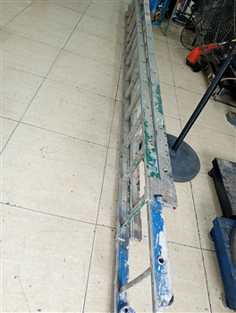 Escalera Marca No Tiene Altura 8 M Cap 200 Kg. Usado En Buen Estado Acc 28 Peldaños