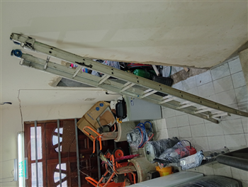 Escalera Marca No Tiene Altura 6 M Cap 180 Kg. Usado En Buen Estado Acc No Tiene