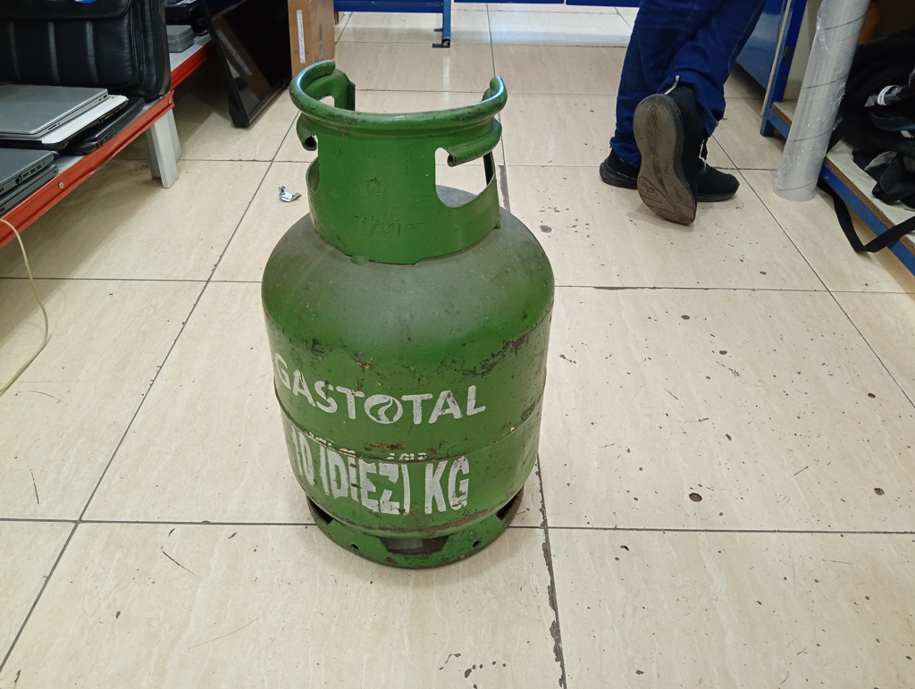 Garrafa Cap 10 Kg. Marca Gas Total Usado En Buen Estado Color Verde Acc No Tiene