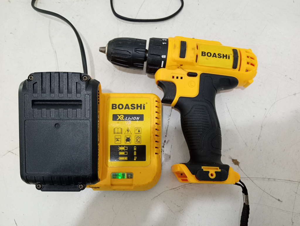 Taladro Marca Boashi Modelo 21v Usado En Buen Estado Acc Con Cargador Y Una Bateria