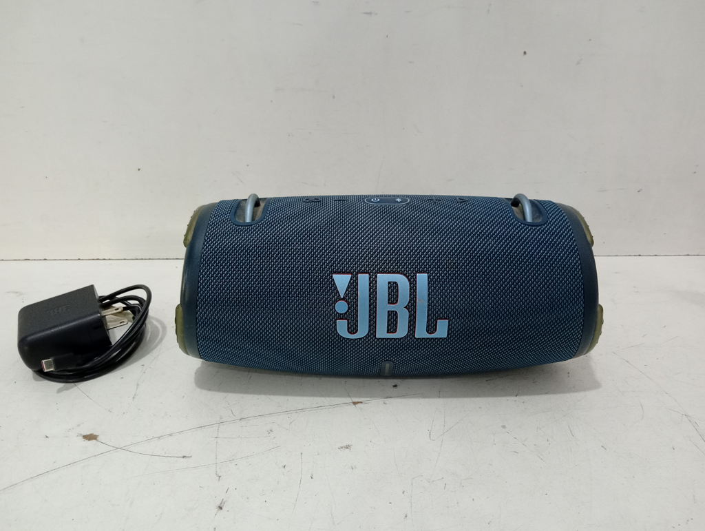 Speaker Potencia Watts No Tiene Marca Jbl Sin Control Modelo Xtreme 3 Sin Caja Acc Con Cargador