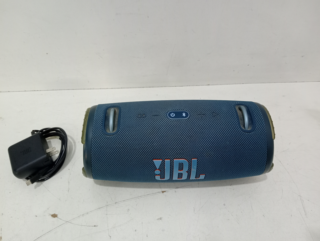 Foto 2 de Speaker Potencia Watts No Tiene Marca Jbl Sin Control Modelo Xtreme 3 Sin Caja Acc Con Cargador