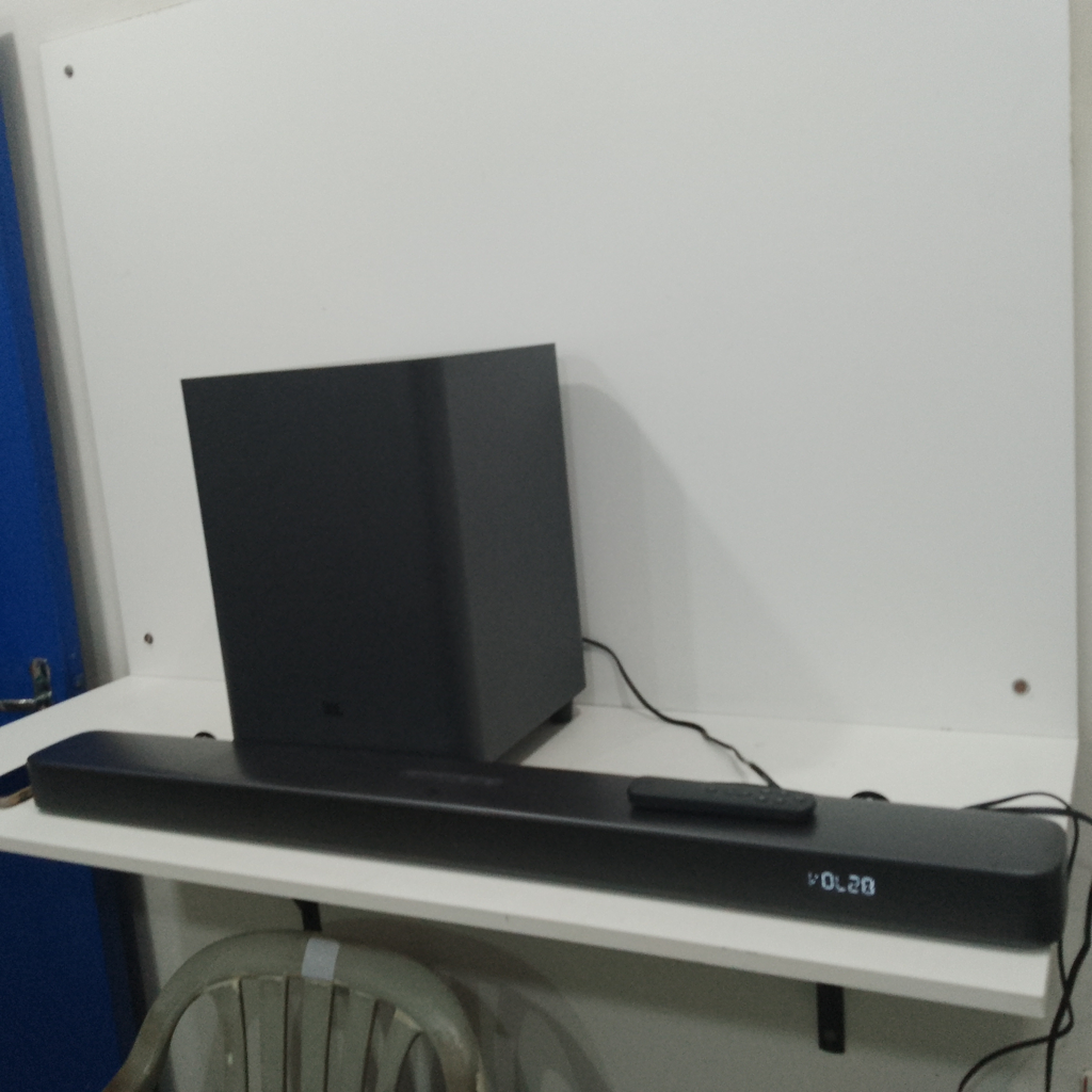 Barra De Sonido Marca Jbl Modelo Bar 5.1 Surround Usado En Buen Estado Con 2 Cable Power Control Acc No Tiene