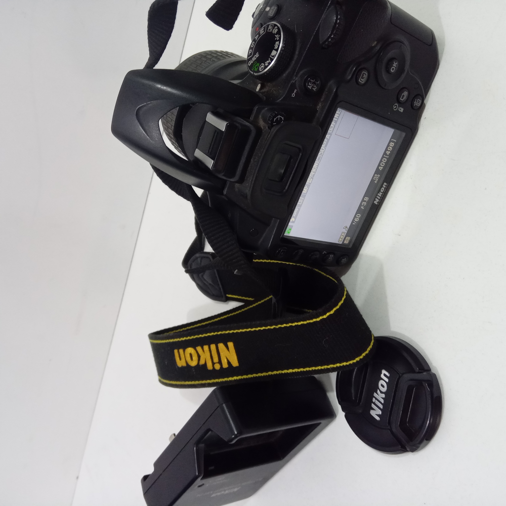 Foto 3 de Camara Fotografica Marca Nikon Modelo 3200 Usado En Buen Estado Acc Memory De 8gb Cinta Colgante1 Bateria1cargador