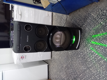 Caja De Sonido Amplificada Marca Sony Modelo V77dw Con Control Usado En Buen Estado Acc: Cable Power Comentario: Tipo Torre