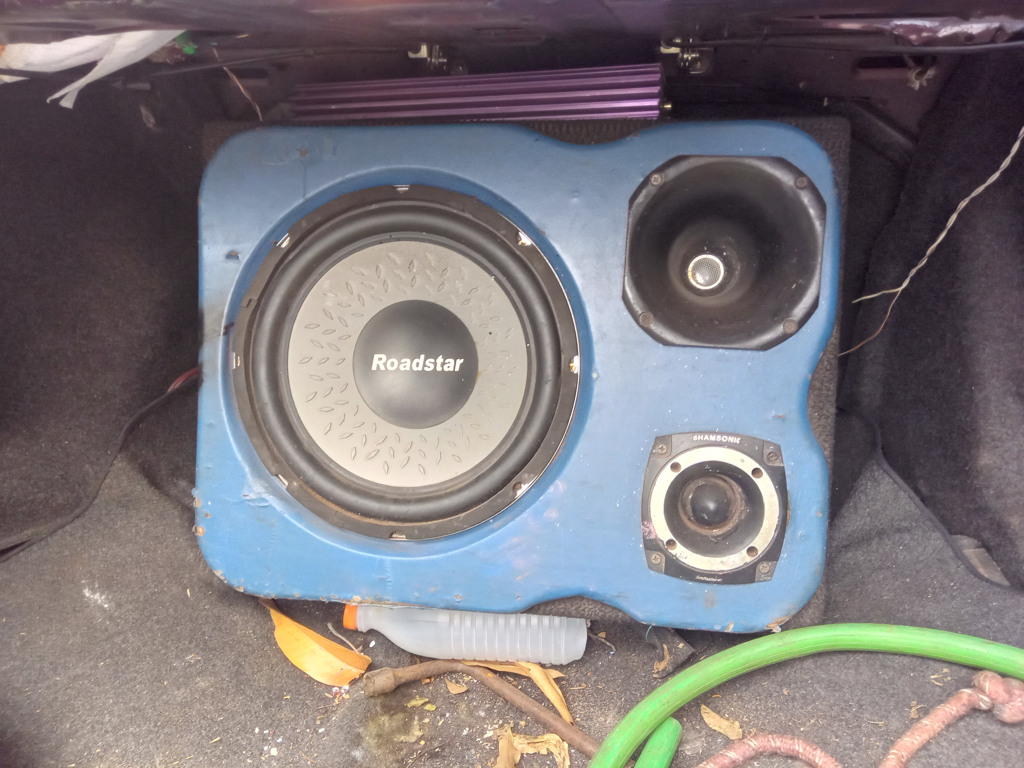 Caja C/ Parlantes Para Auto Usado En Buen Estado Acc 1 Parlante 1 Boofer 1 Twiser