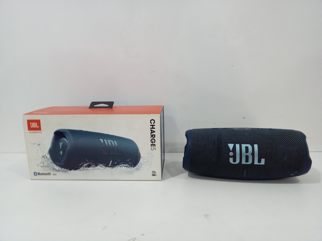 Parlante Portatil Marca Jbl Modelo Charge 5 Usado En Buen Estado Con No Tiene Acc No Tiene