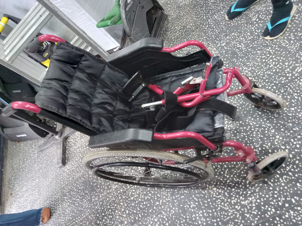 Silla De Ruedas Marca No Visible Modelo No Visible Usado En Buen Estado Acc No Tiene