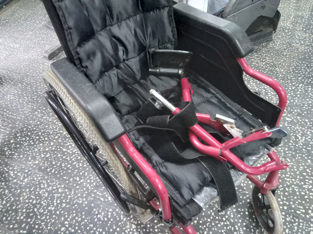 Foto 2 de Silla De Ruedas Marca No Visible Modelo No Visible Usado En Buen Estado Acc No Tiene