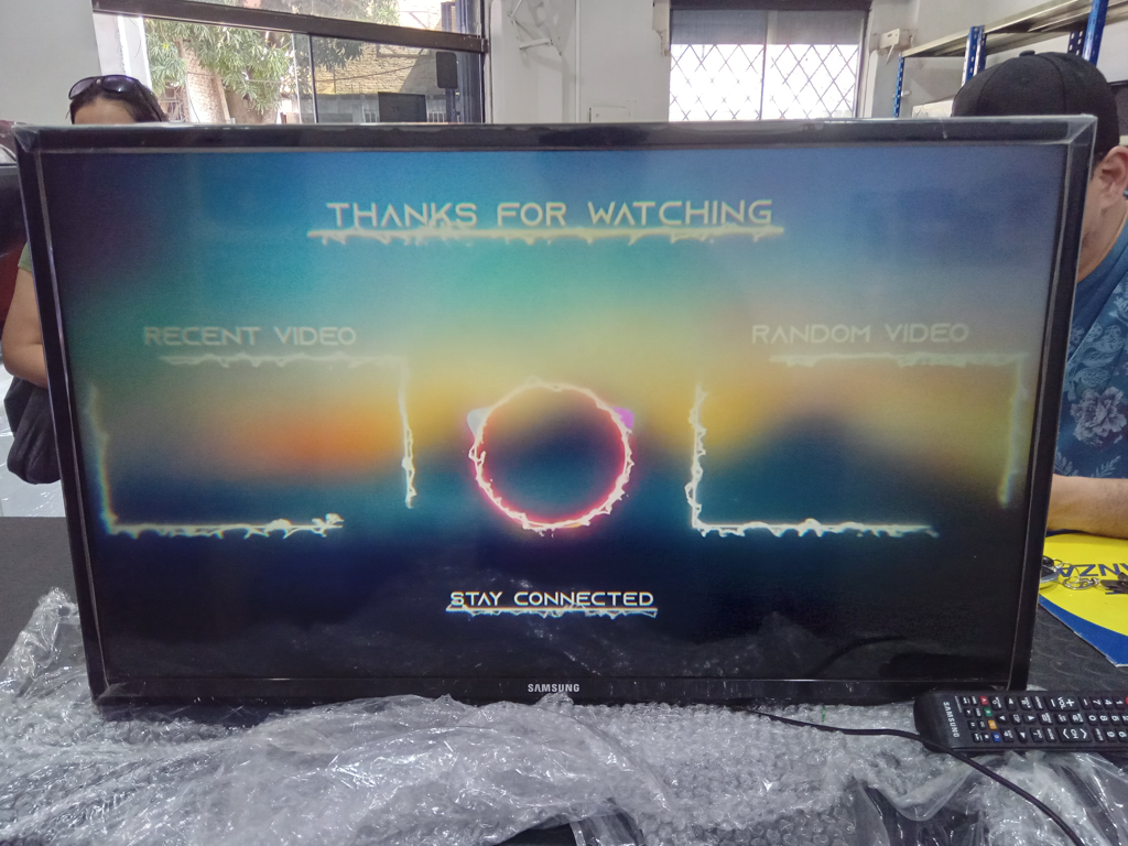 Televisor Led Convencional De 32 '' Marca Samsung Modelo Un32eh4003g Usado En Buen Estado Con Control Sin Caja Acc Soporte Trasero Para Pared