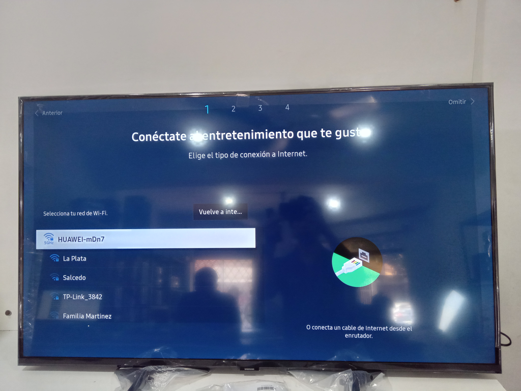 Televisor Led Smart De 50 '' Marca Samsung Modelo Cu7090 Con Control Nuevo Sin Uso Acc PatitasPilasManualTornillos