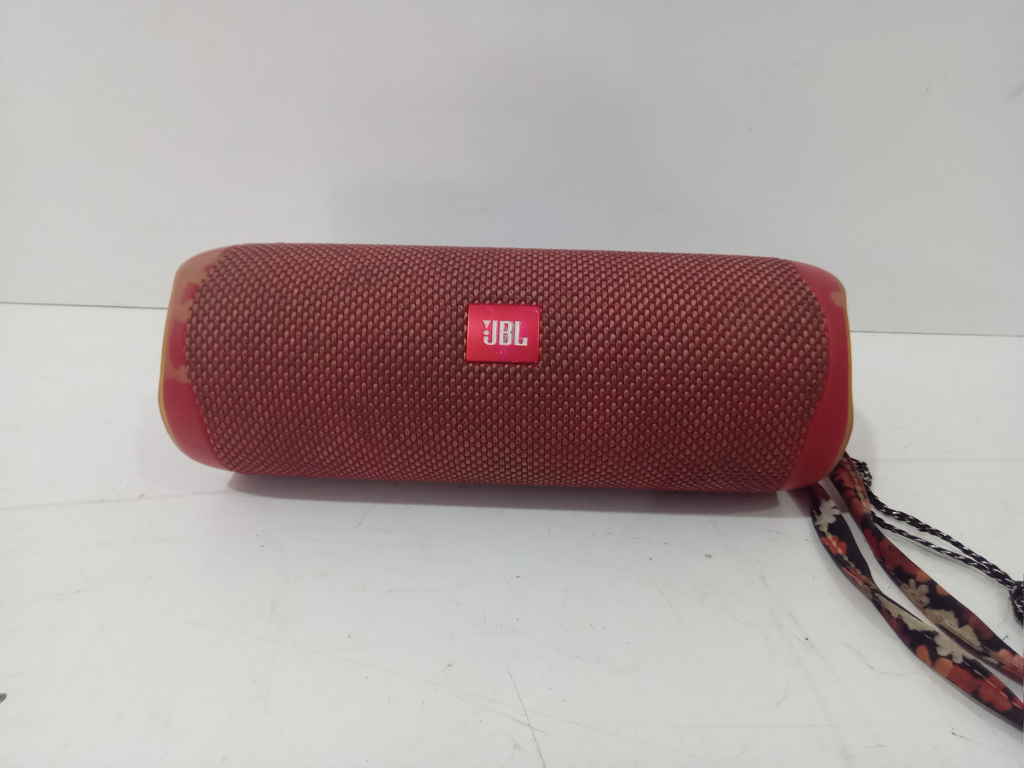 Parlante Portatil Marca Jbl Modelo Flip 5 Usado En Buen Estado Con No Tiene Acc No Tiene