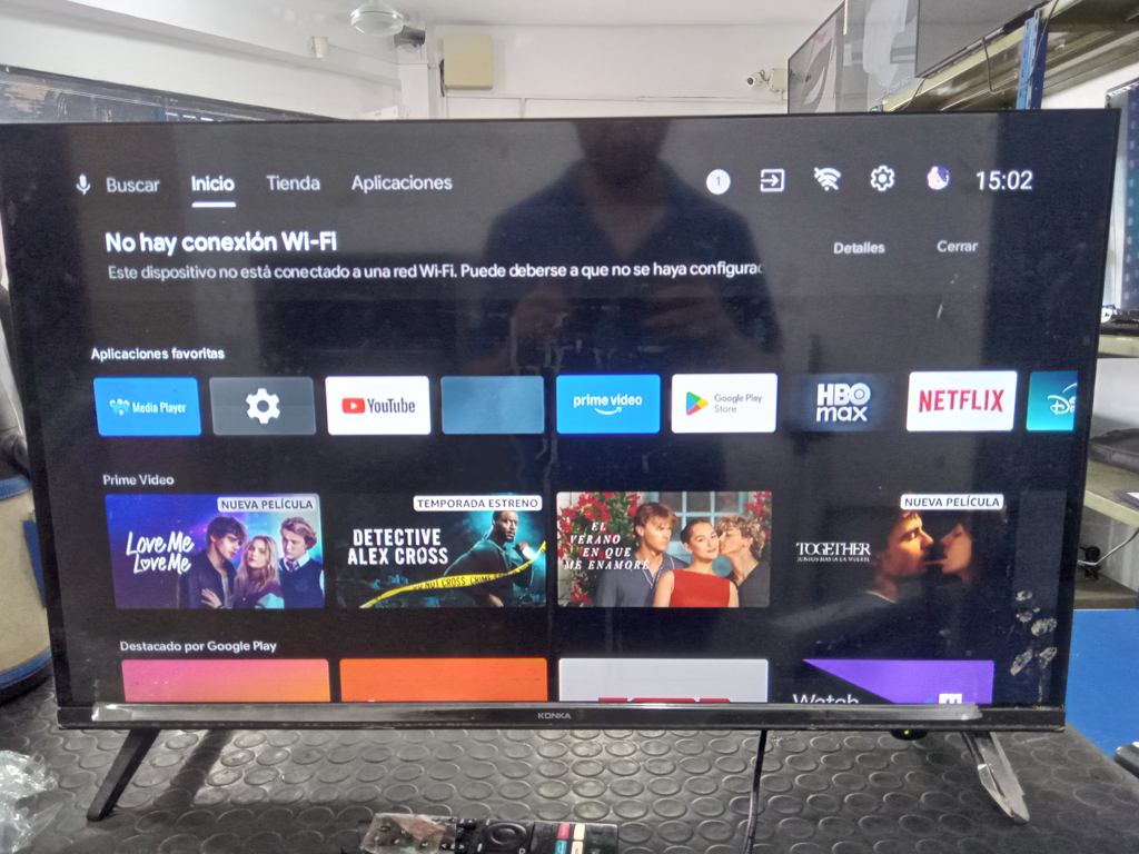 Televisor Led Smart De 32 '' Marca Konka Modelo Kdg32rr680ln Con Control Usado En Buen Estado Acc PatitasCable Corriente