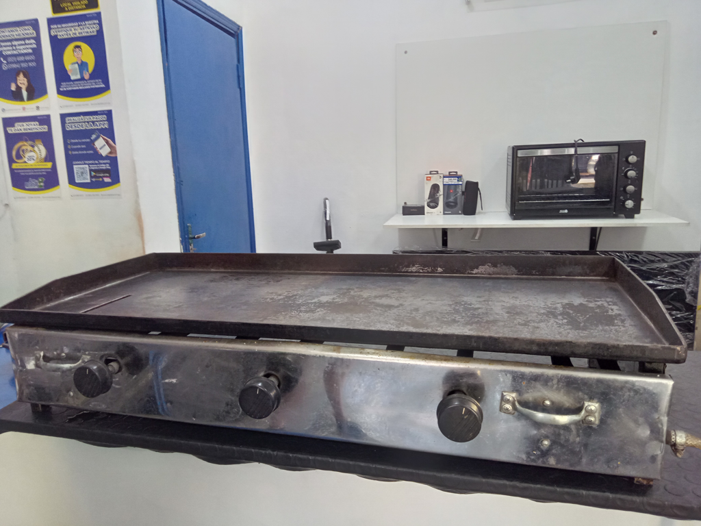 Plancha Hamburguesera Marca Modelo Usado En Buen Estado Acc 3 Perillas