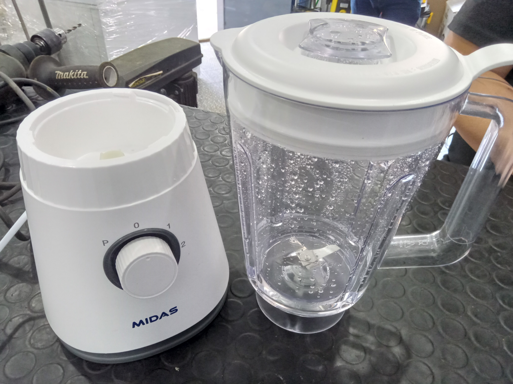 Licuadora Marca Midas Modelo Md Cl 1500 Velocidades Usado En Buen Estado Acc No Tiene