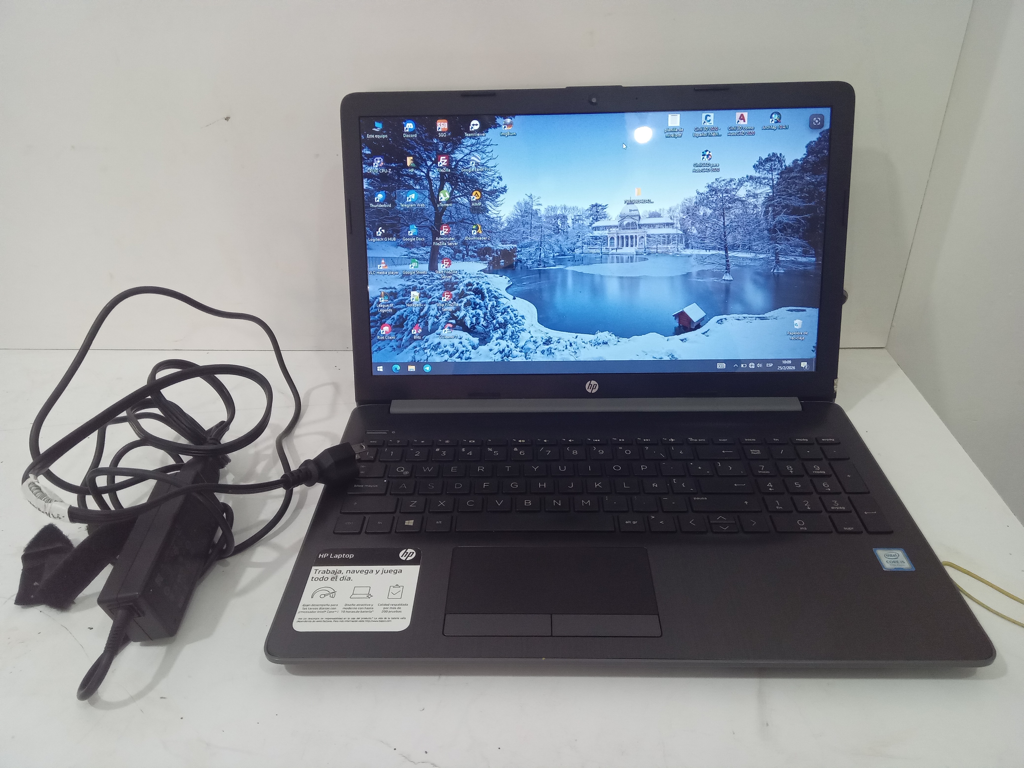 Notebook Marca Hp Modelo 15-Da0023a Procesador Core I5 Memoria Ram 8 Gb Disco Duro 445 Gb Generacion 7 Acc No Tiene