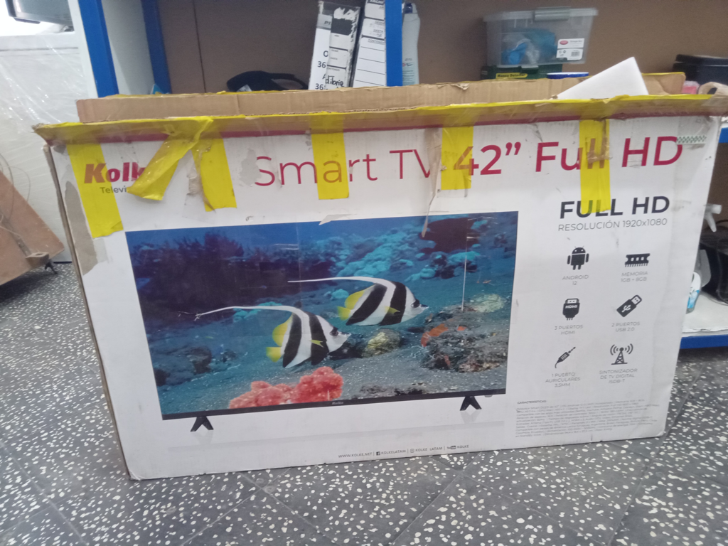 Foto 2 de Televisor Led Smart De 42 '' Marca Kolke Modelo 42-Smf Sin Control Usado En Buen Estado Acc PatitasCable Corriente