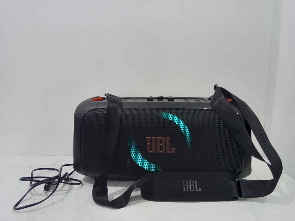 Parlante Portatil Marca Jbl Modelo Party Box On The Go Essential Usado En Buen Estado Con Cable Corriente Generico Acc Correa