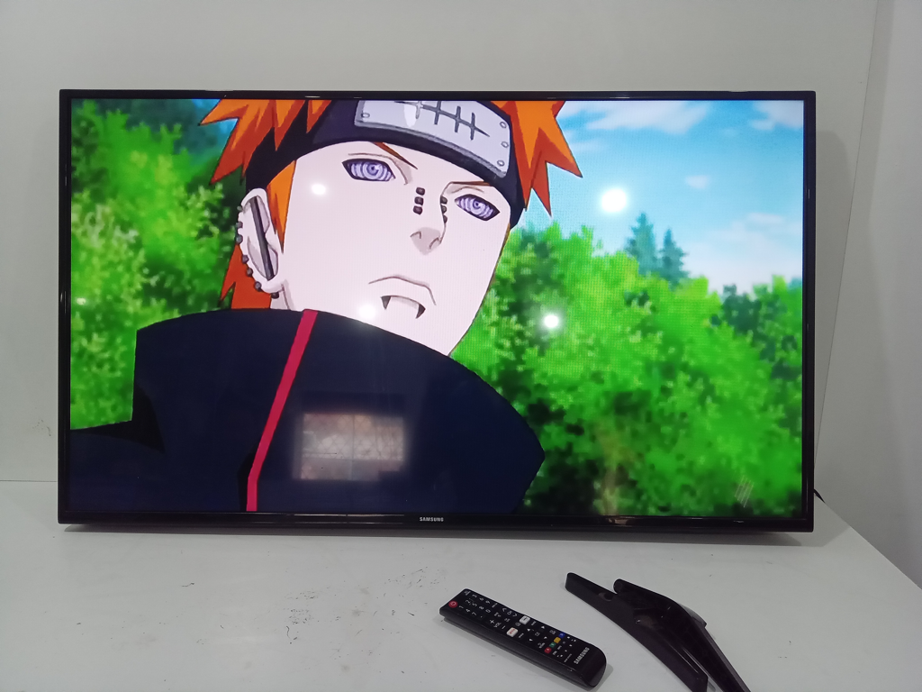 Televisor Led Smart De 43 '' Marca Samsung Modelo T5202 Con Control Usado En Buen Estado Acc PatitasCable CorrienteTornillos