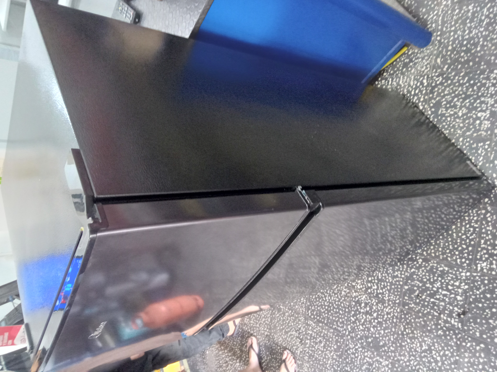 Heladera Marca Midea Modelo Mdrt294fgg28 Usado En Buen Estado Litros 300 Acc No Tiene