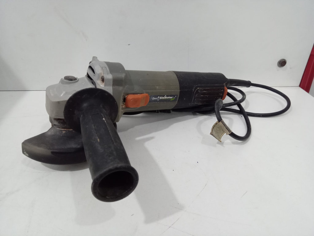 Pulidora Marca Gladiator Modelo Aa 715/220 Tamaño Pequeño Usado En Buen Estado Acc ProtectorMango