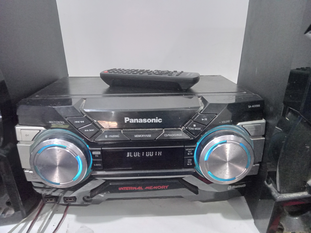 Equipo De Sonido Marca Panasonic Con Control Modelo Sc-Akx900 Usado En Buen Estado Acc No Tiene