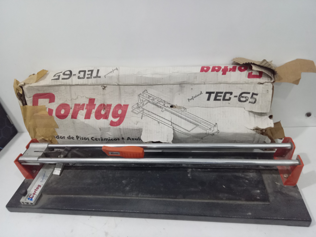 Cortadora De Piso Marca Cortag Modelo No Tiene Tamaño En Cm No Tiene Usado En Buen Estado Con Caja Acc No Tiene